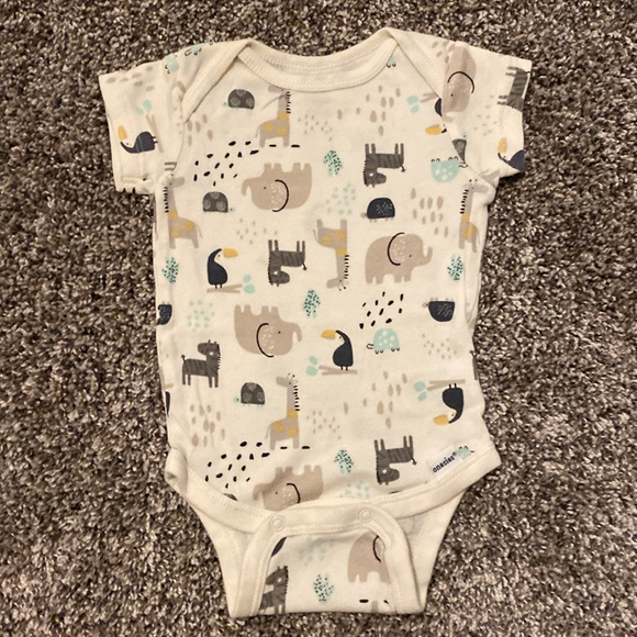 10 Baby Boy Onesies. 1 pair of Pajamas. Size 0-3 month. Gerber Brand. - Picture 9 of 12